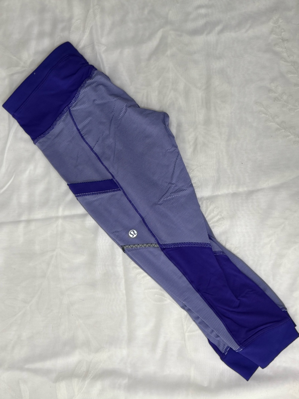 Lululemon Athletica Cropped Leggings - Picture 5 of 7